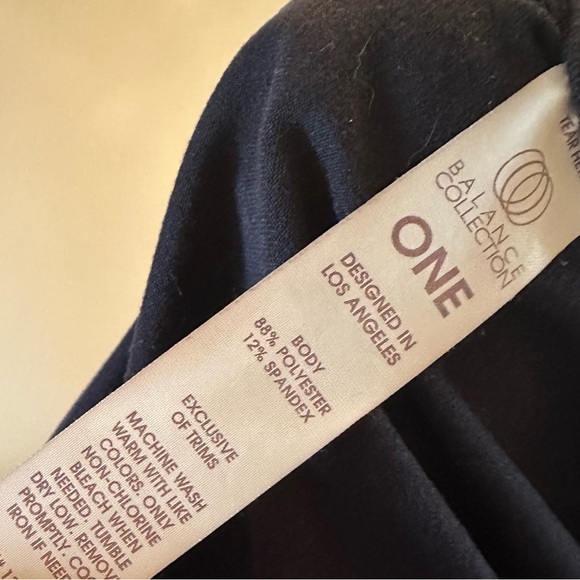 Balance Collection stretchy cape - Picture 10 of 13